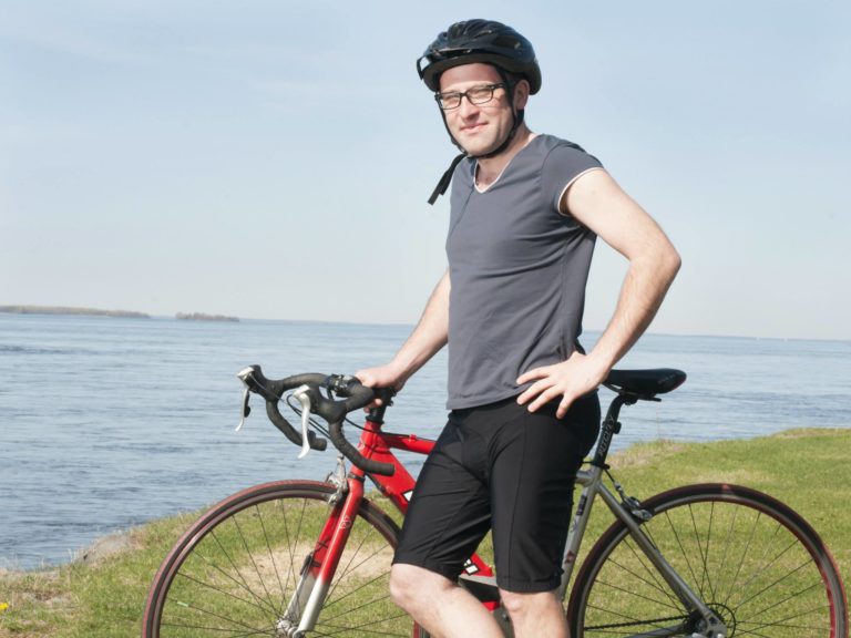 Din Alaska în Țara de Foc, pe bicicletă