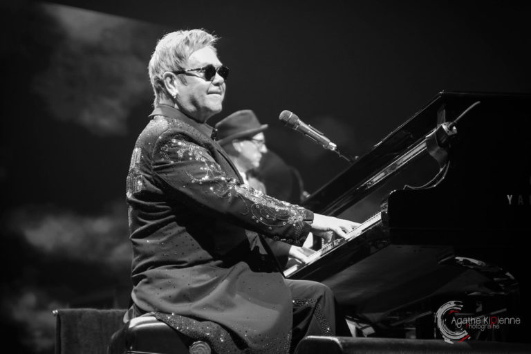 Filmul biografic ”Rocketman”, dedicat lui Elton John, întâmpinat cu reacţii mixte de critici