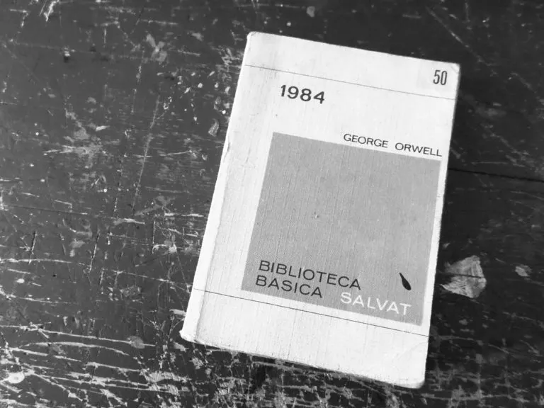 După 70 de ani de la publicarea sa, romanul “1984” fascinează încă cititorii