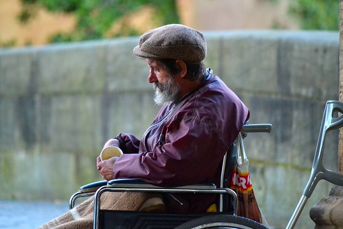 Peste 30% dintre români, supuşi riscului de sărăcie şi excluziune socială, conform Eurostat