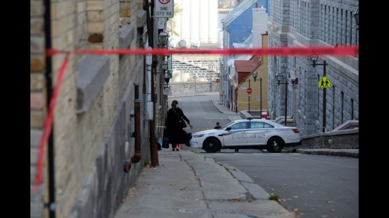 Doi morți şi cinci răniți în atacuri cu o sabie în oraşul Quebec