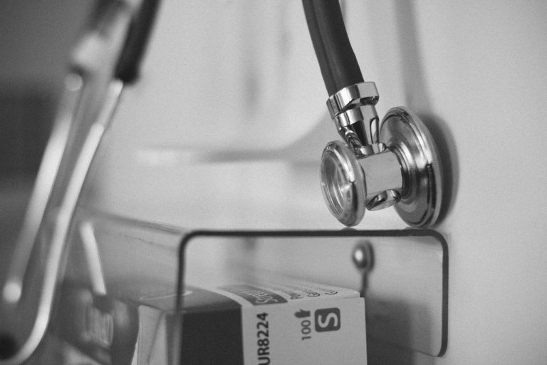 Două doctorițe din București, arestate pentru că au provocat decesul unui pacient